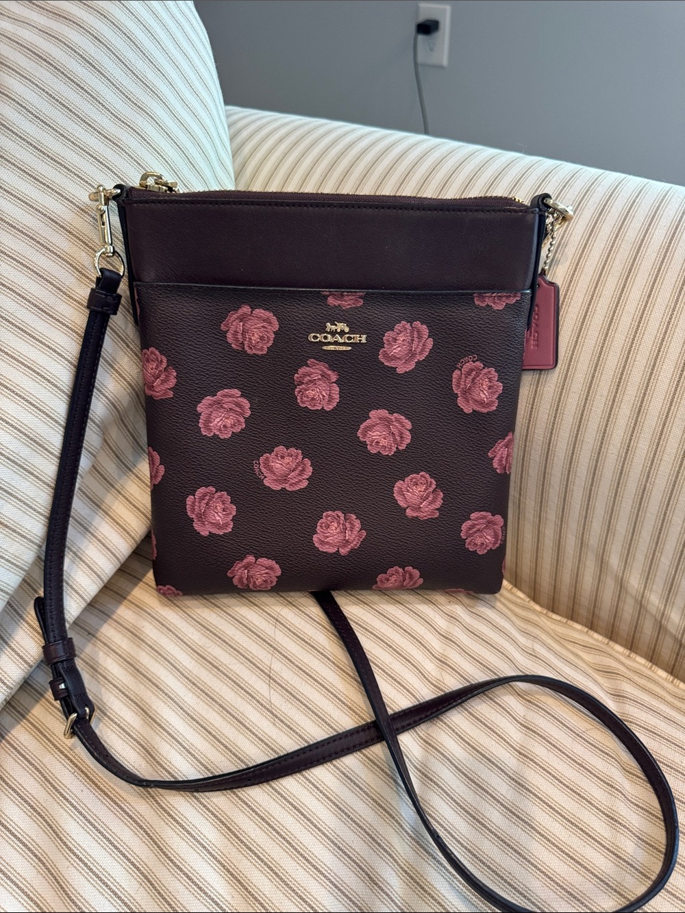 Coach Kitt Floral Messenger Crossbody Bag - Brown with Pink Roses & Pink Hangtag